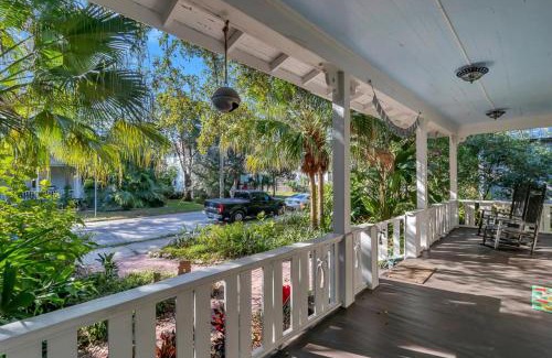 Downtown Historic District House | Sunny Side Cottage