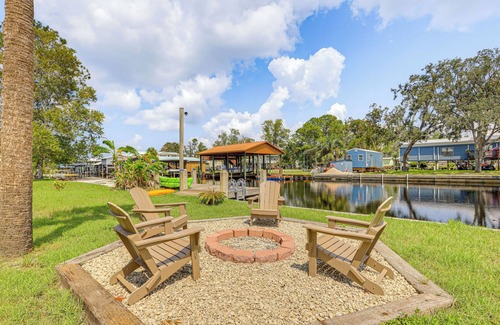 Suwannee House | 'Sunny Side Up' Canal-Front Getaway w/Dock!