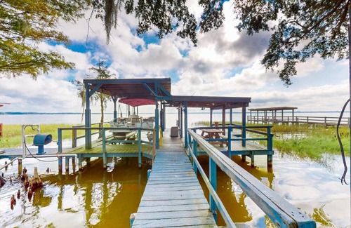 Leesburg House | Sunny Skies