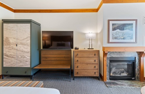 Stowe Area Apartment | Sunny Spruce Studio in the Lodge at Spruce Peak