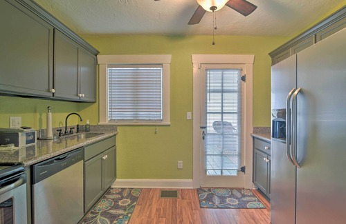 Kenwood Cottage | Sunny St. Pete Cottage ~ 1 Mi to Tropicana Field!