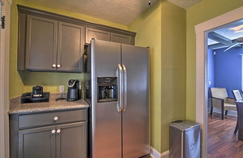Kenwood Cottage | Sunny St. Pete Cottage ~ 1 Mi to Tropicana Field!
