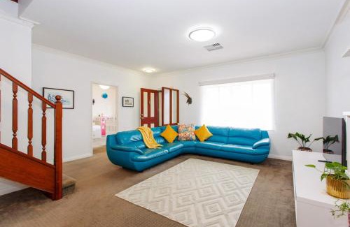 Palmyra House | Sunny Stays Holiday Home - 5 min to Fremantle