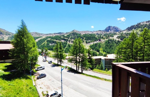 Isola Apartment | Sunny Studio in Isola: Ski-In Access, WiFi, Near Center