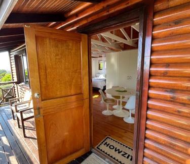 Brenton-on-Sea Apartment | Sunny studio in the sky