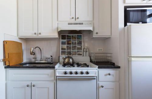 Greenwich Village Apartment | Sunny Stylish West Village Condo