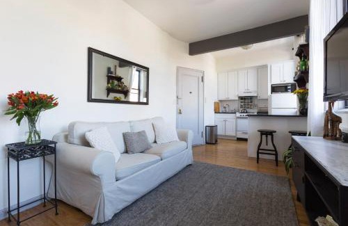 Greenwich Village Apartment | Sunny Stylish West Village Condo