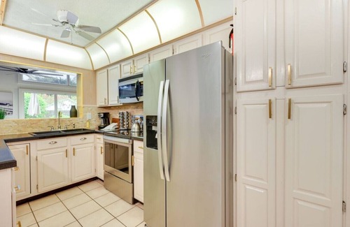 Lake Magdalene House | Sunny Tampa Oasis: Pool, Patio & Gazebo