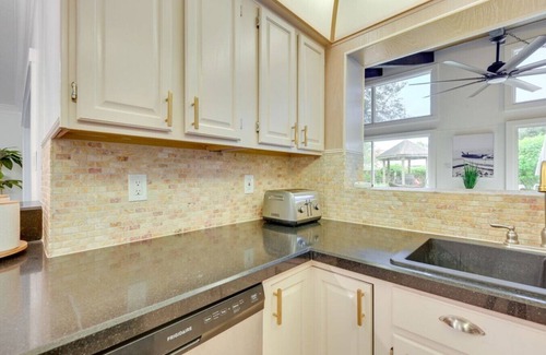 Lake Magdalene House | Sunny Tampa Oasis: Pool, Patio & Gazebo