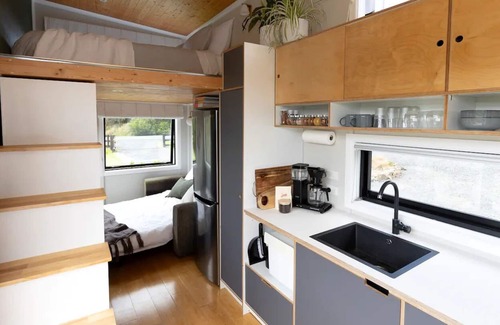 Hakaru Cabin | Sunny Tiny Home in rural Mangawhai
