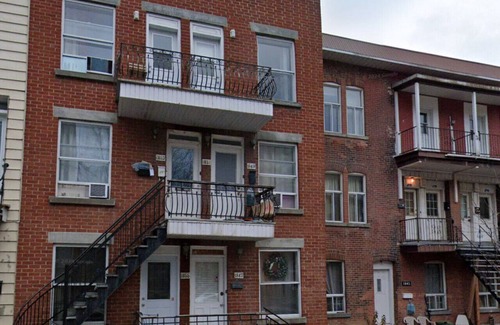 Hochelaga Apartment | Sunny Top-Floor Apartment Near Metro & Shops
