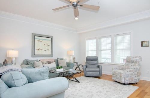 Kure Beach House | Sunny Vacations Villa by Bryant Real Estate