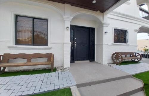Angeles City House | Sunny Villa DJE