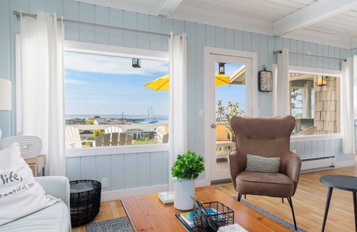 Lagoon Point House | Sunny Whidbey Beach House with view of Puget Sound