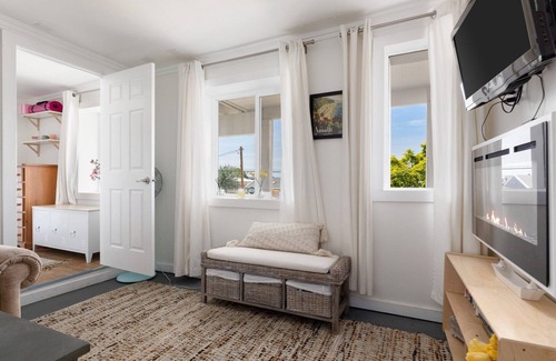Lagoon Point House | Sunny Whidbey Beach House with view of Puget Sound