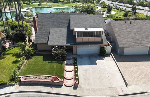 Lake Forest House | Sunnybrook Haven — Lake View Mid-Term Retreat in Vibrant Lake Forest #42087