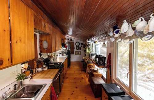 West Brookfield House | Sunnybrook House - 5 bedroom antique home in landscaped wooded grounds.