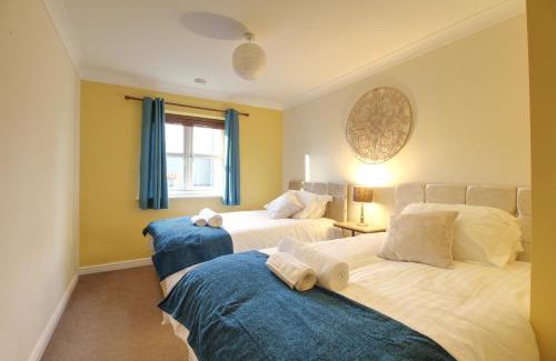 Wakefield Apartment | Sunnydale Serviced Apartments - Central Wakefield, spacious apartment