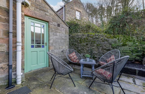Beeley House | Sunnydene House - Four Bedroom House, Sleeps 8