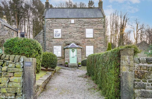 Beeley House | Sunnydene House - Four Bedroom House, Sleeps 8