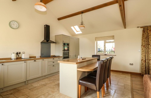 Blackborough End Cottage | SUNNYSIDE COTTAGE, family friendly, with a garden in King's Lynn
