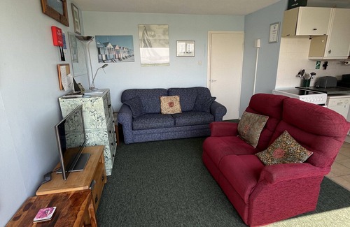 Freshwater Ski Chalet | SUNNYSIDE - family friendly chalet sleeps 4/6 with views of the needles