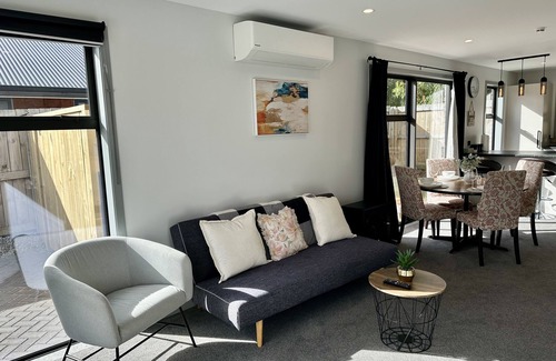 Taupo House | Sunnyside Getaway @Central Taupo. Brand new House!!