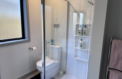 Taupo House | Sunnyside Getaway @Central Taupo. Brand new House!!