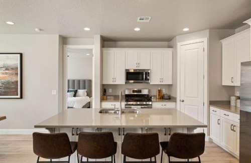 Washington House | Sunnyside Retreat at Escondido townhouse