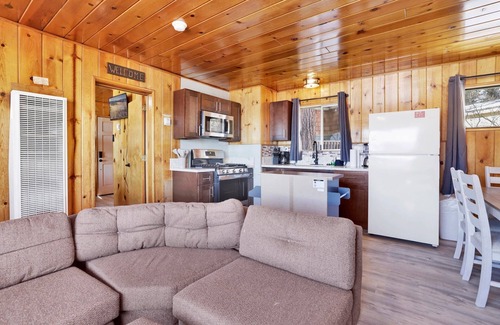 Big Bear Lake Hotel | Sunrise #108