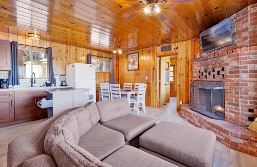 Big Bear Lake Hotel | Sunrise #108