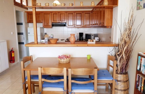 Kefalari Apartment | Sunrise 5 Apartment - Beautifully Located Air Conditioned 3 Bedroom Above Beach