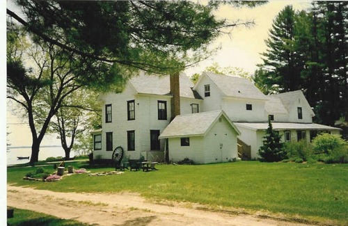 North Sebago Apartment | Sunrise Apartment-Private Beach-Pets Welcome - Round Table Lodge, Sebago, Maine