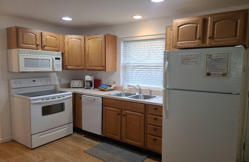 Oscoda House | Sunrise Beach - Lake Huron - 3 Bed 2 Bath Condo Sleeps 8