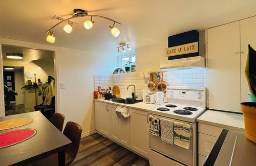 Woodbine Gardens Bed & Breakfast | Sunrise BnB with Free Parking