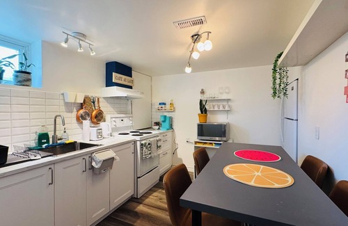 Woodbine Gardens Bed & Breakfast | Sunrise BnB with Free Parking