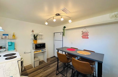 Woodbine Gardens Bed & Breakfast | Sunrise BnB with Free Parking