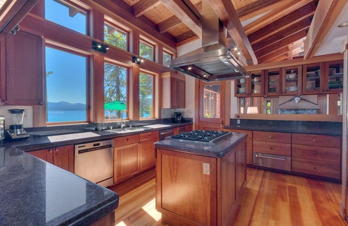 Tahoe Woods House | Sunrise by Sunnyside - Lakefront - TLUXP