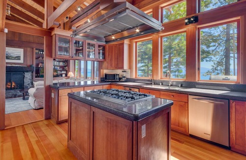 Tahoe Woods House | Sunrise by Sunnyside - Lakefront - TLUXP