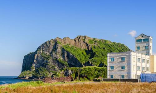 Seongsan House | Sunrise Castle Pension
