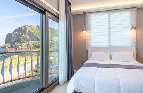 Seongsan House | Sunrise Castle Pension