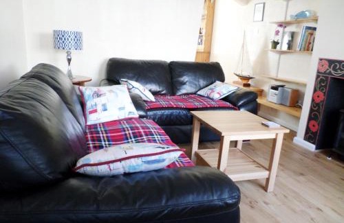 Lowestoft House | Sunrise Cottage