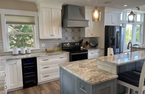 Cedar Bushes Cottage | Sunrise cottage on the cliffs of Manomet Bluffs, Cape Cod