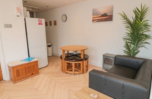 Beadnell Cottage | SUNRISE COTTAGE, pet friendly, country holiday cottage in Beadnell