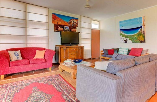Exmouth House | Sunrise Cottage - Unique and eclectic cottage perfect for a couples retreat