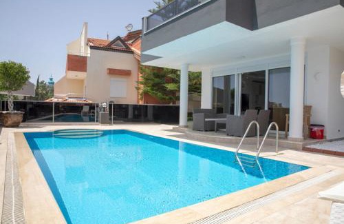 Side Villa | Sunrise hill villa with private pool