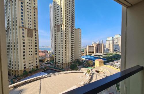 Jumeirah Apartment | SUNRISE HOMES - Beautifully Upgraded 3BR near to Beach