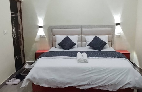 Agra House | Sunrise Homestay Agra-Rooftop View Taj Mahal
