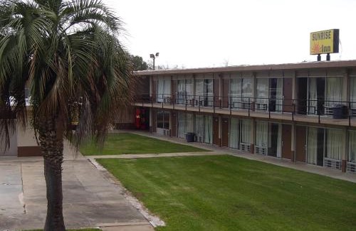 Lake Charles Hotel | Sunrise Inn Lake Charles
