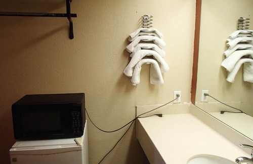 Lake Charles Hotel | Sunrise Inn